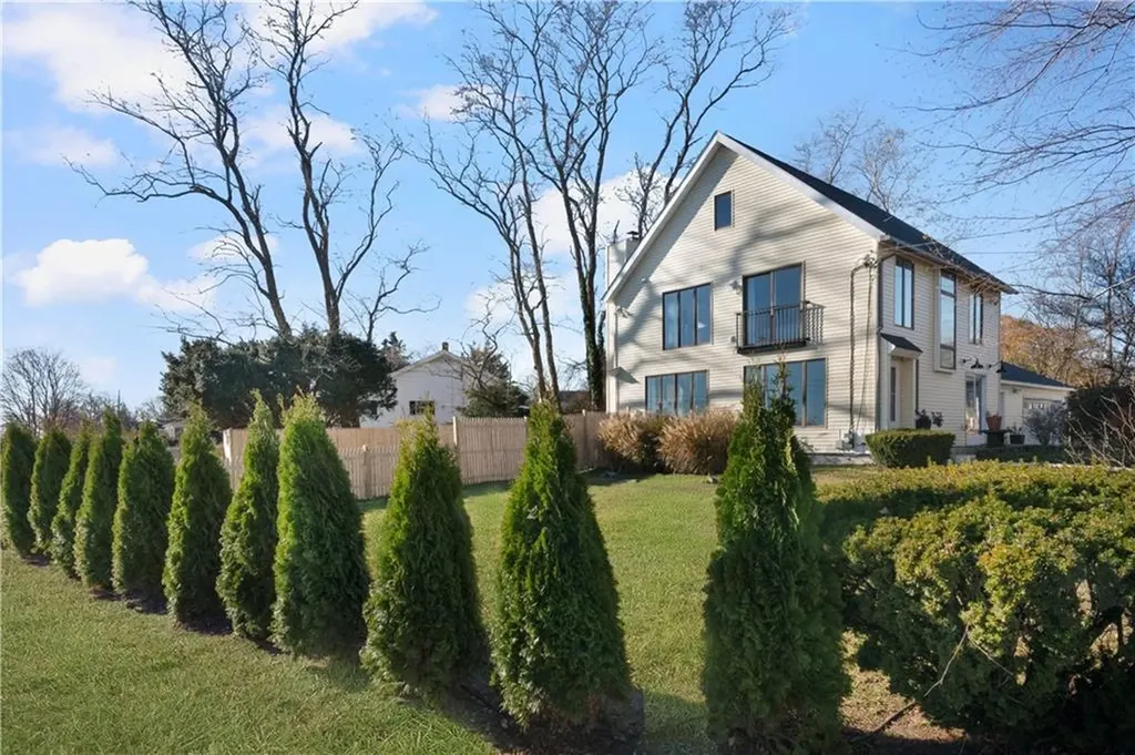 1705 Wampanoag Trail Barrington RI 02806