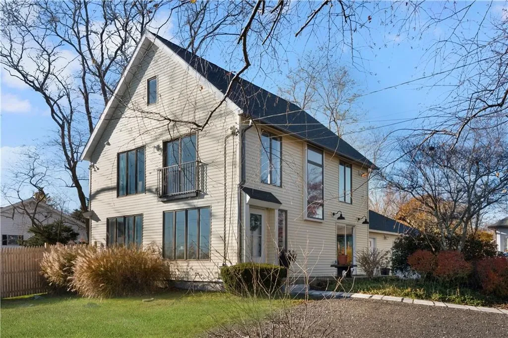 1705 Wampanoag Trail Barrington RI 02806