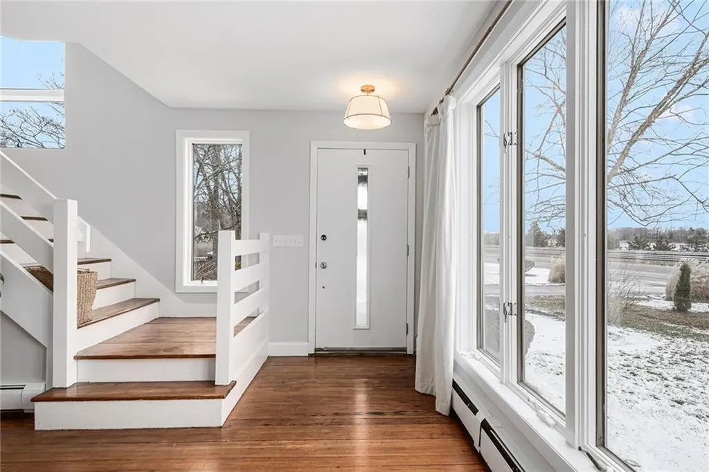 1705 Wampanoag Trail Barrington RI 02806