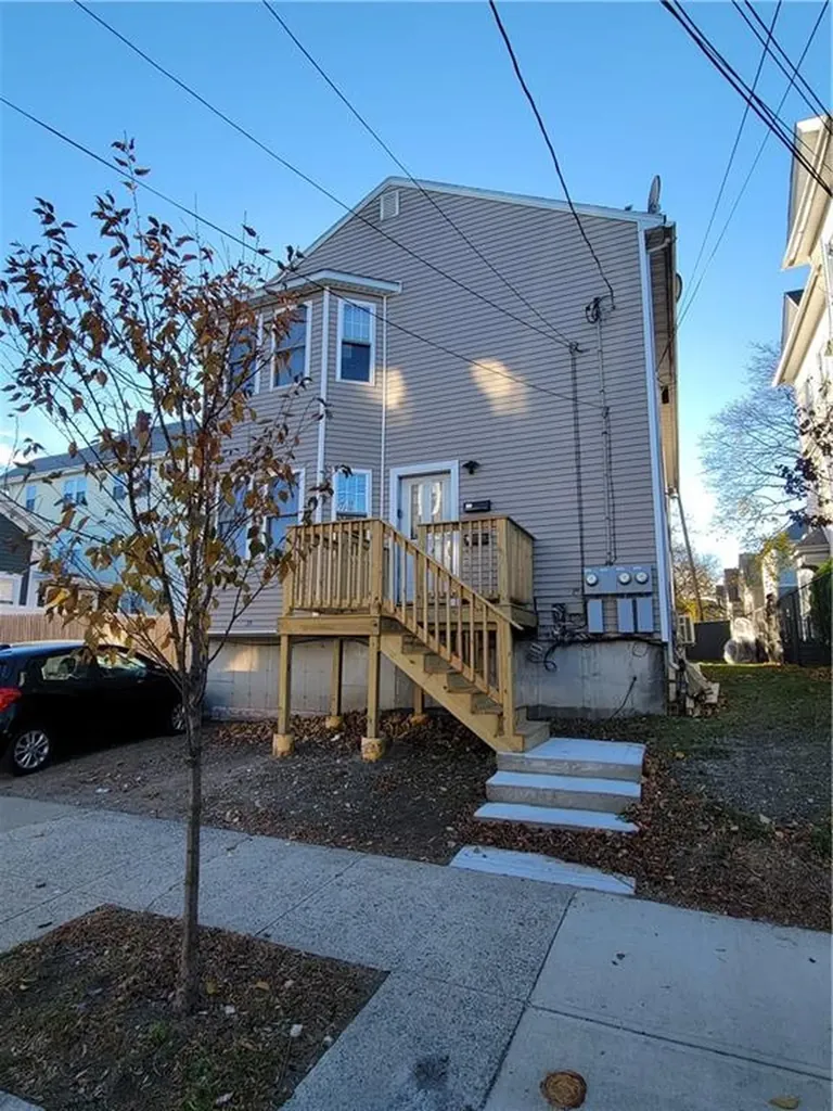 69 Courtland Street Providence RI 02909