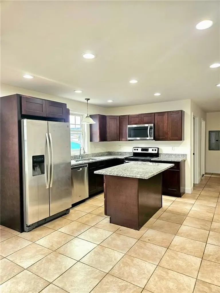 69 Courtland Street Providence RI 02909