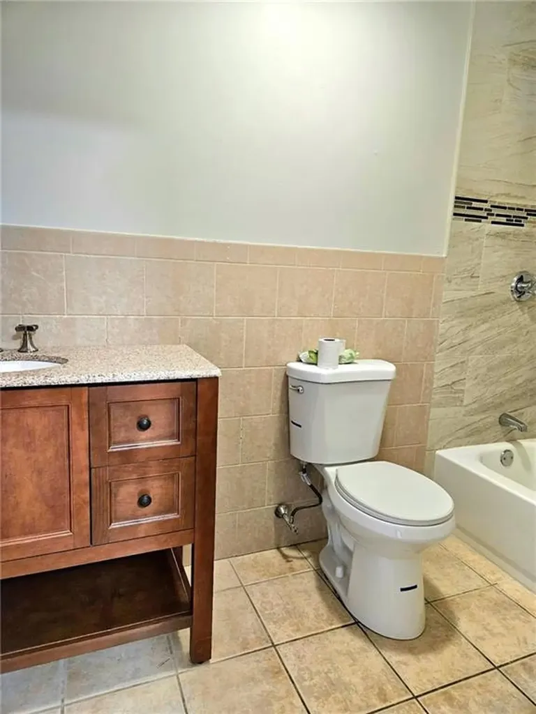 69 Courtland Street Providence RI 02909