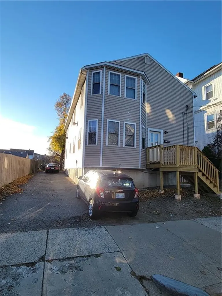 69 Courtland Street Providence RI 02909