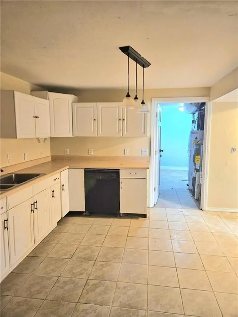 69 Courtland Street Providence RI 02909