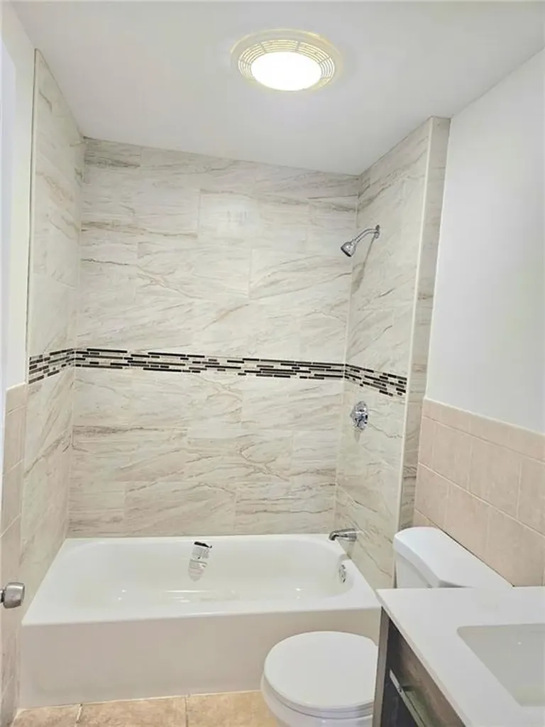 69 Courtland Street Providence RI 02909