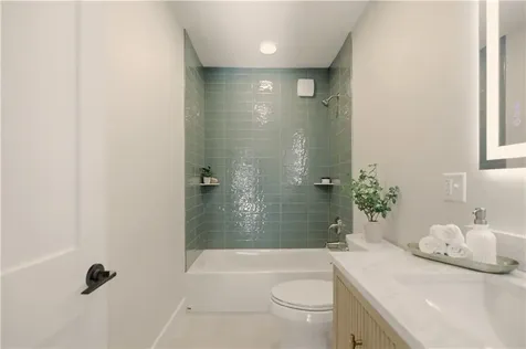 85 Bay View Avenue Bristol RI 02809