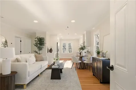 85 Bay View Avenue Bristol RI 02809