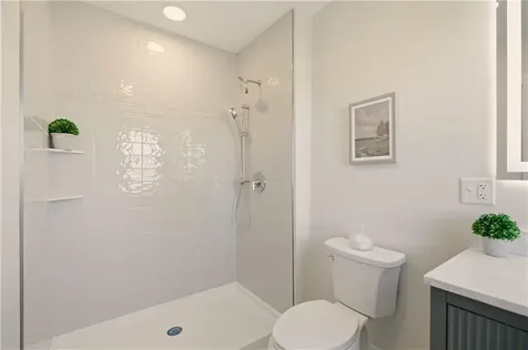 85 Bay View Avenue Bristol RI 02809