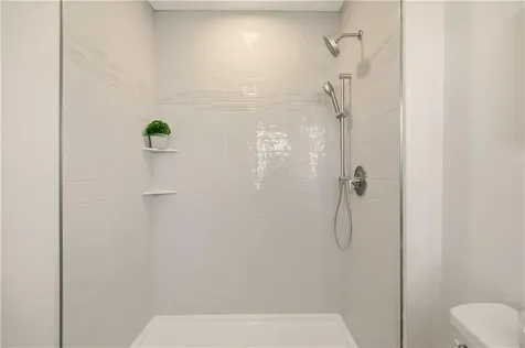 85 Bay View Avenue Bristol RI 02809