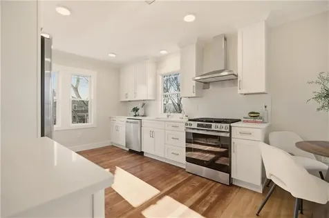 85 Bay View Avenue Bristol RI 02809