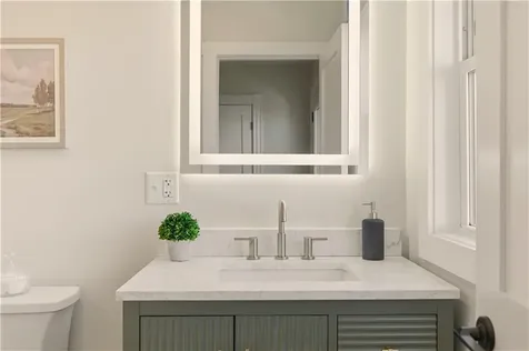 85 Bay View Avenue Bristol RI 02809