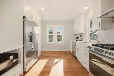 85 Bay View Avenue Bristol RI 02809