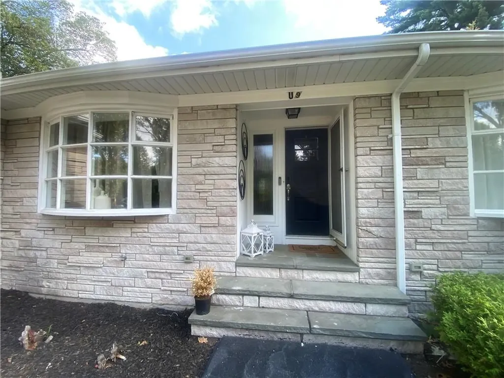 109 Cobble Hill Road Lincoln RI 02865