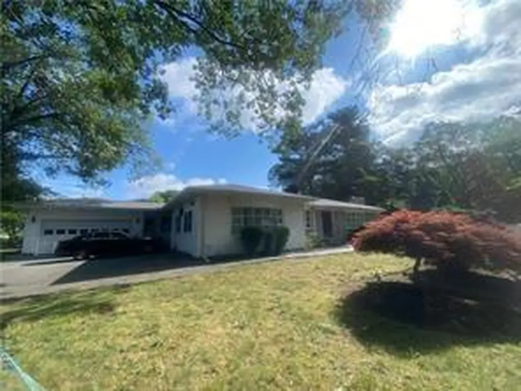 109 Cobble Hill Road Lincoln RI 02865