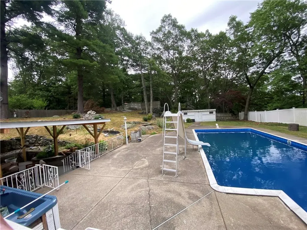 109 Cobble Hill Road Lincoln RI 02865