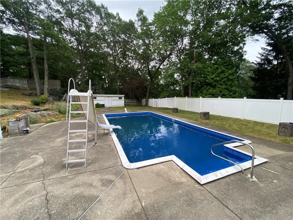 109 Cobble Hill Road Lincoln RI 02865