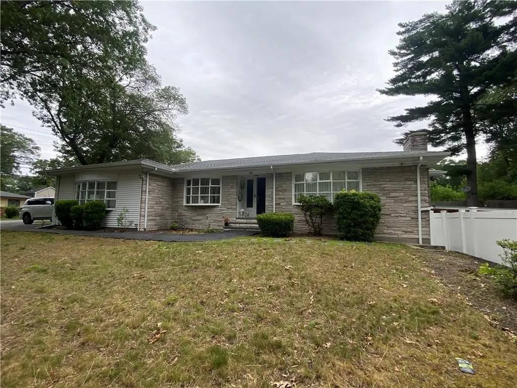 109 Cobble Hill Road Lincoln RI 02865