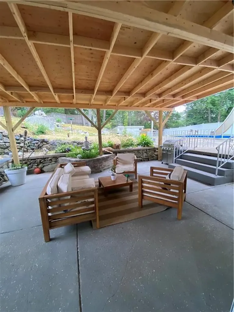 109 Cobble Hill Road Lincoln RI 02865