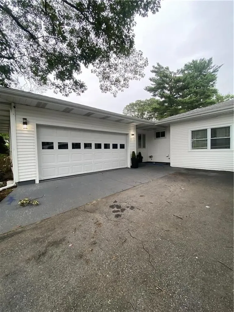 109 Cobble Hill Road Lincoln RI 02865