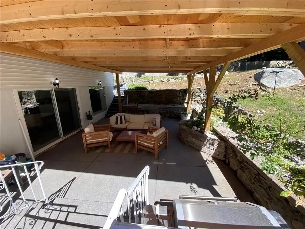 109 Cobble Hill Road Lincoln RI 02865