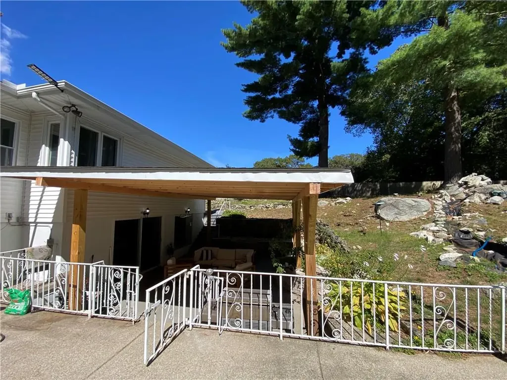 109 Cobble Hill Road Lincoln RI 02865