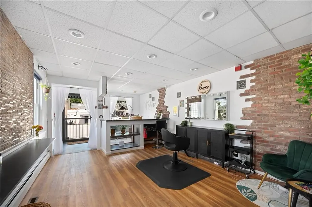15 Thomas Street North Providence RI 02911