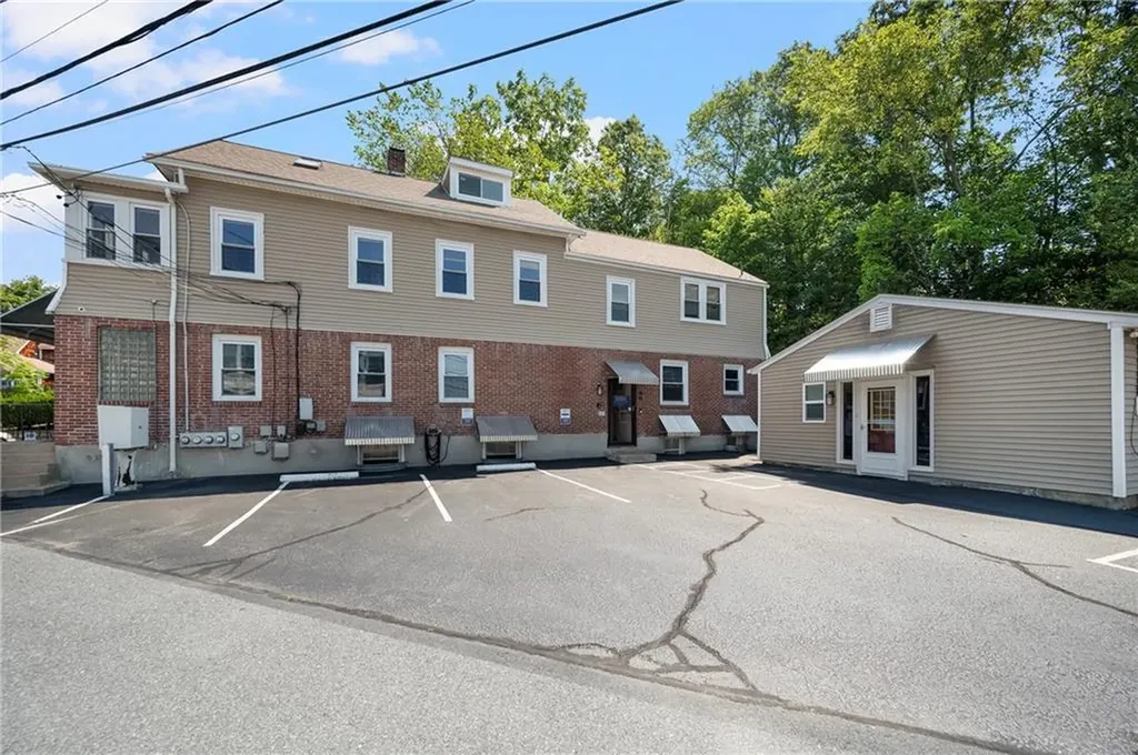 15 Thomas Street North Providence RI 02911