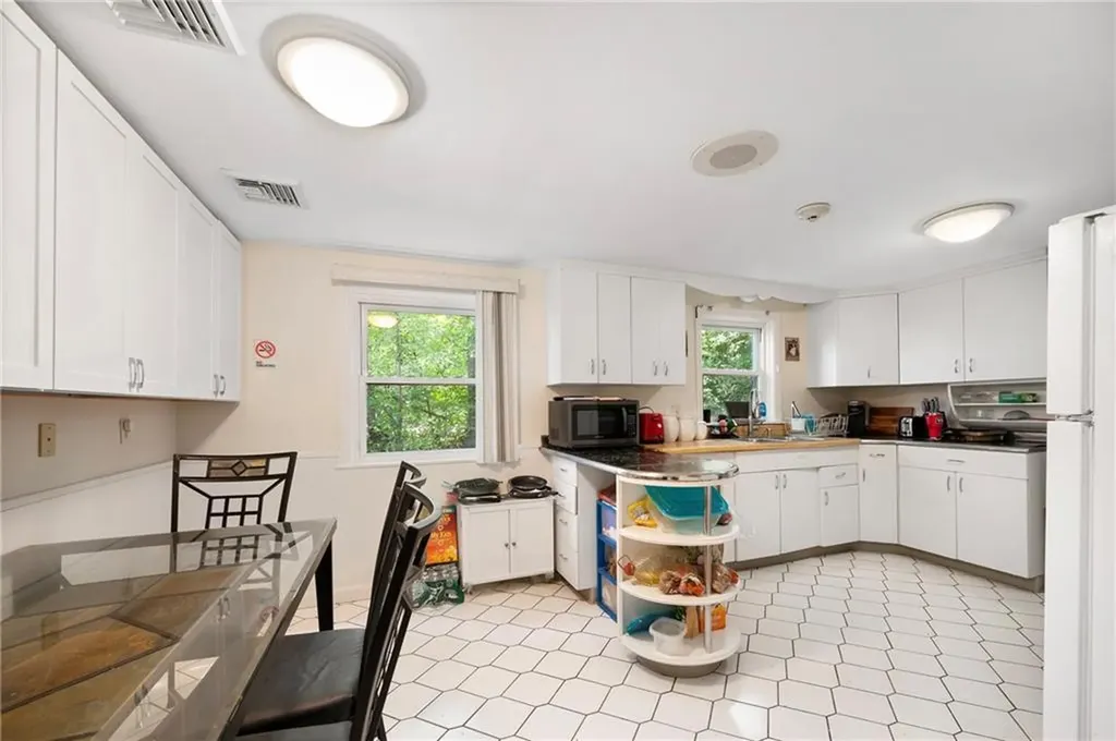 15 Thomas Street North Providence RI 02911