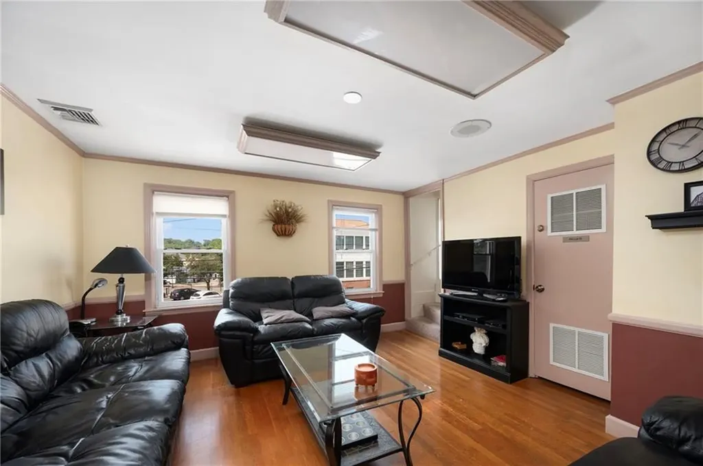 15 Thomas Street North Providence RI 02911