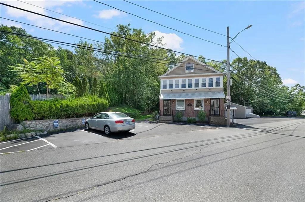 15 Thomas Street North Providence RI 02911