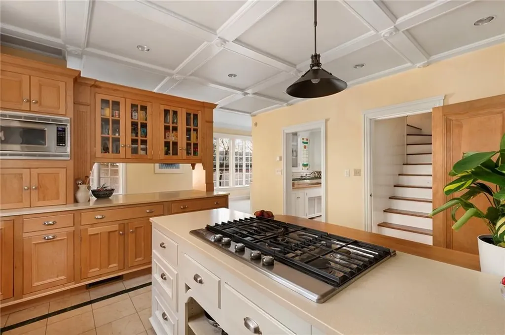 82 Freeman Parkway Providence RI 02906