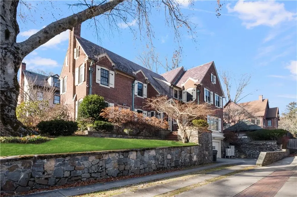 82 Freeman Parkway Providence RI 02906