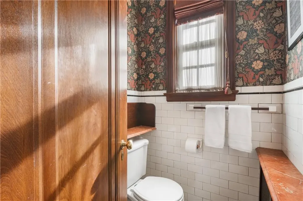 82 Freeman Parkway Providence RI 02906