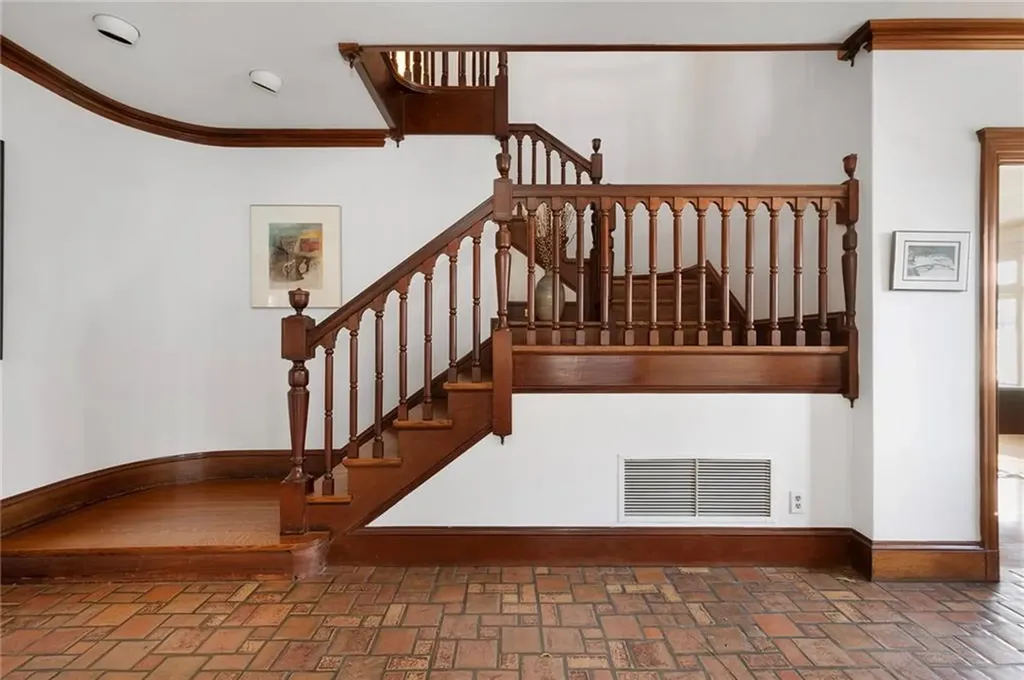 82 Freeman Parkway Providence RI 02906