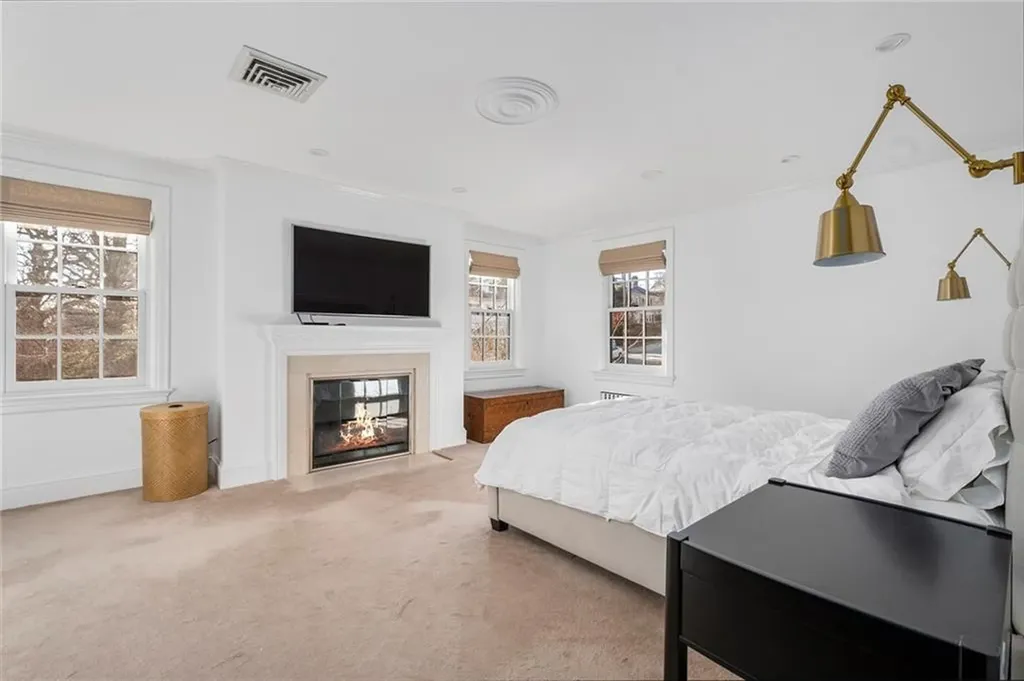82 Freeman Parkway Providence RI 02906