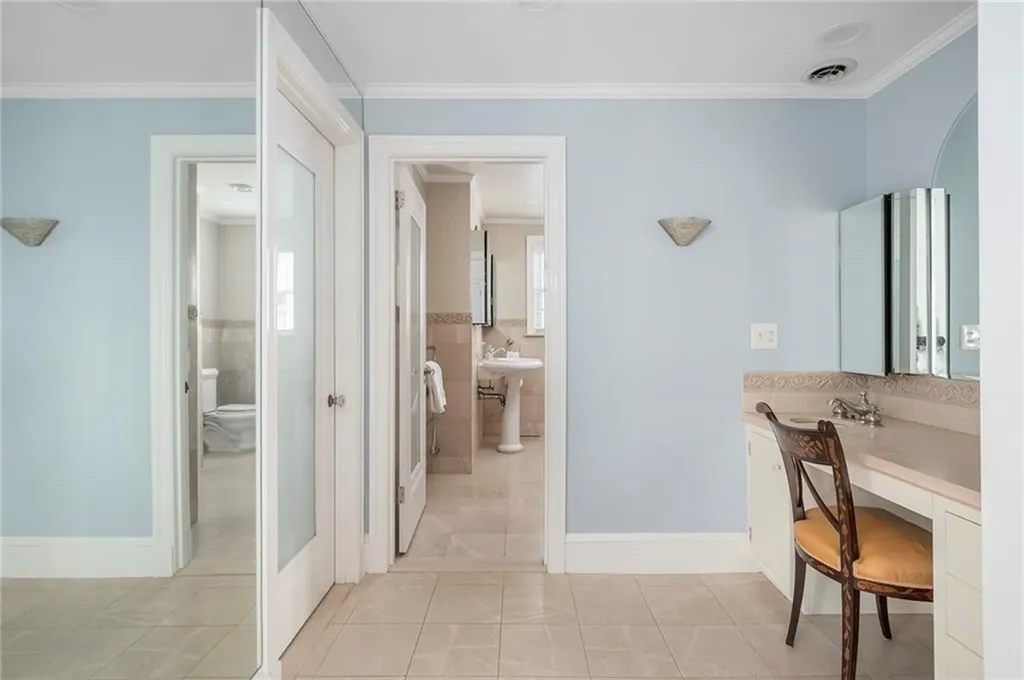 82 Freeman Parkway Providence RI 02906