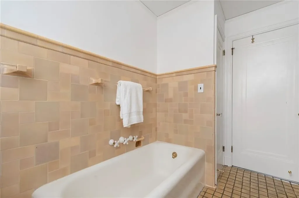 82 Freeman Parkway Providence RI 02906