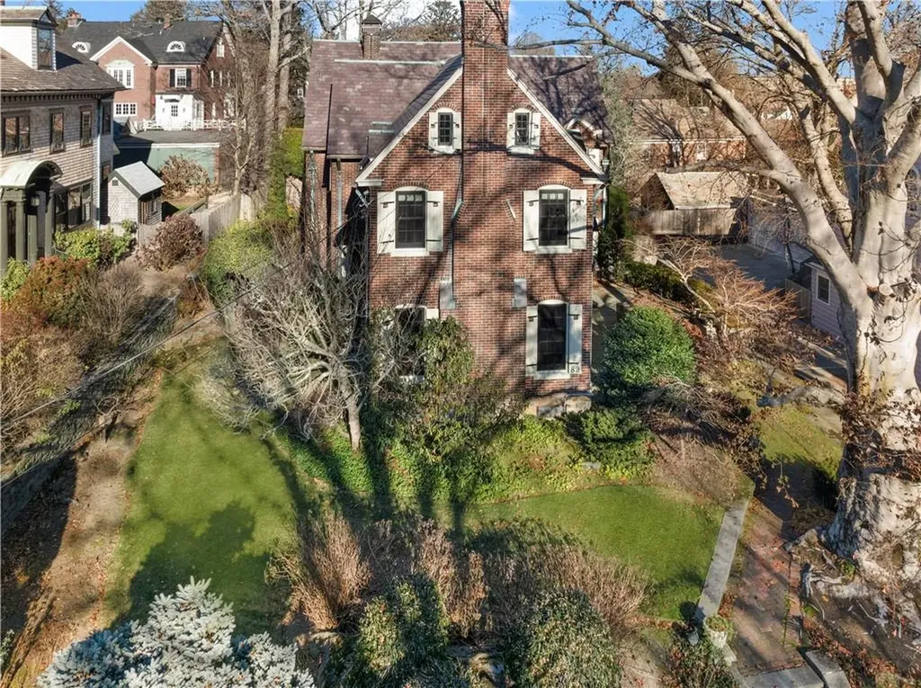 82 Freeman Parkway Providence RI 02906