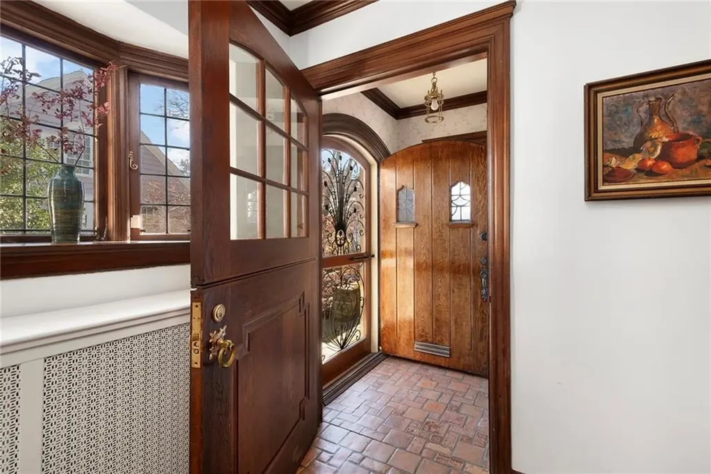 82 Freeman Parkway Providence RI 02906
