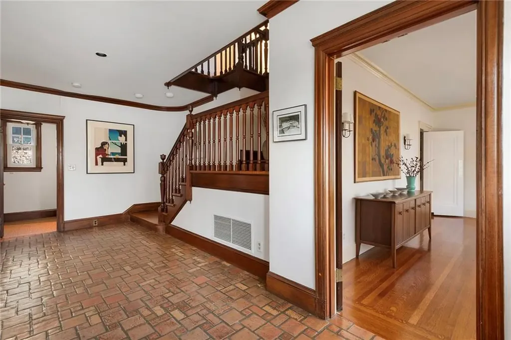 82 Freeman Parkway Providence RI 02906