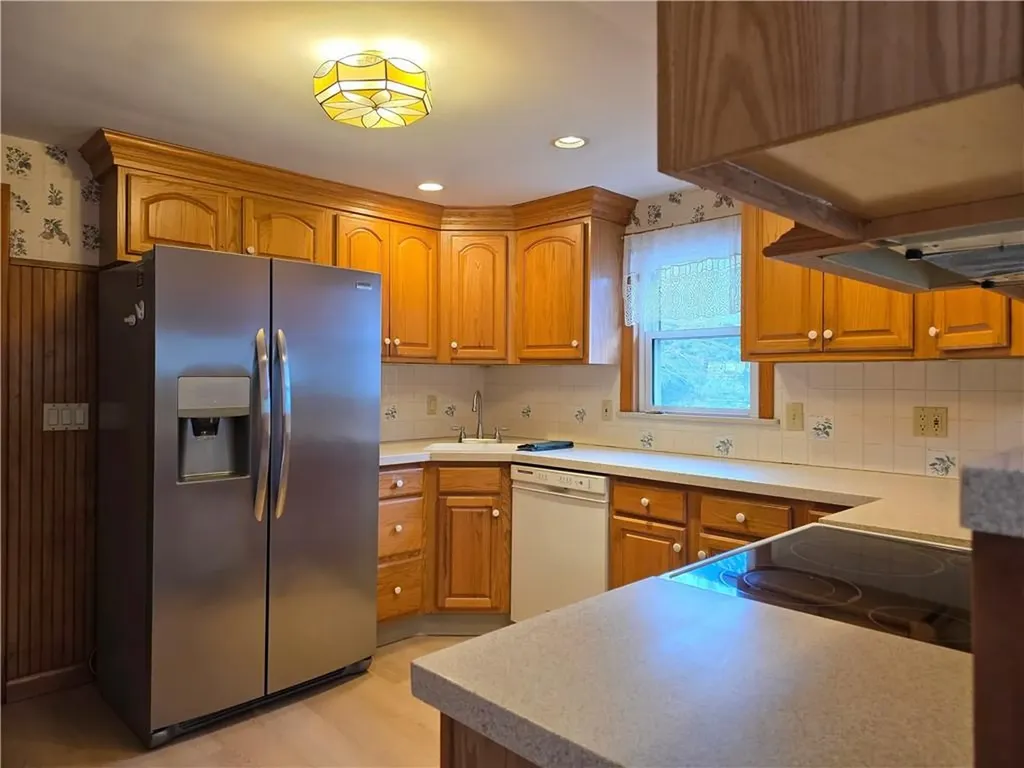 473 River Road Lincoln RI 02865