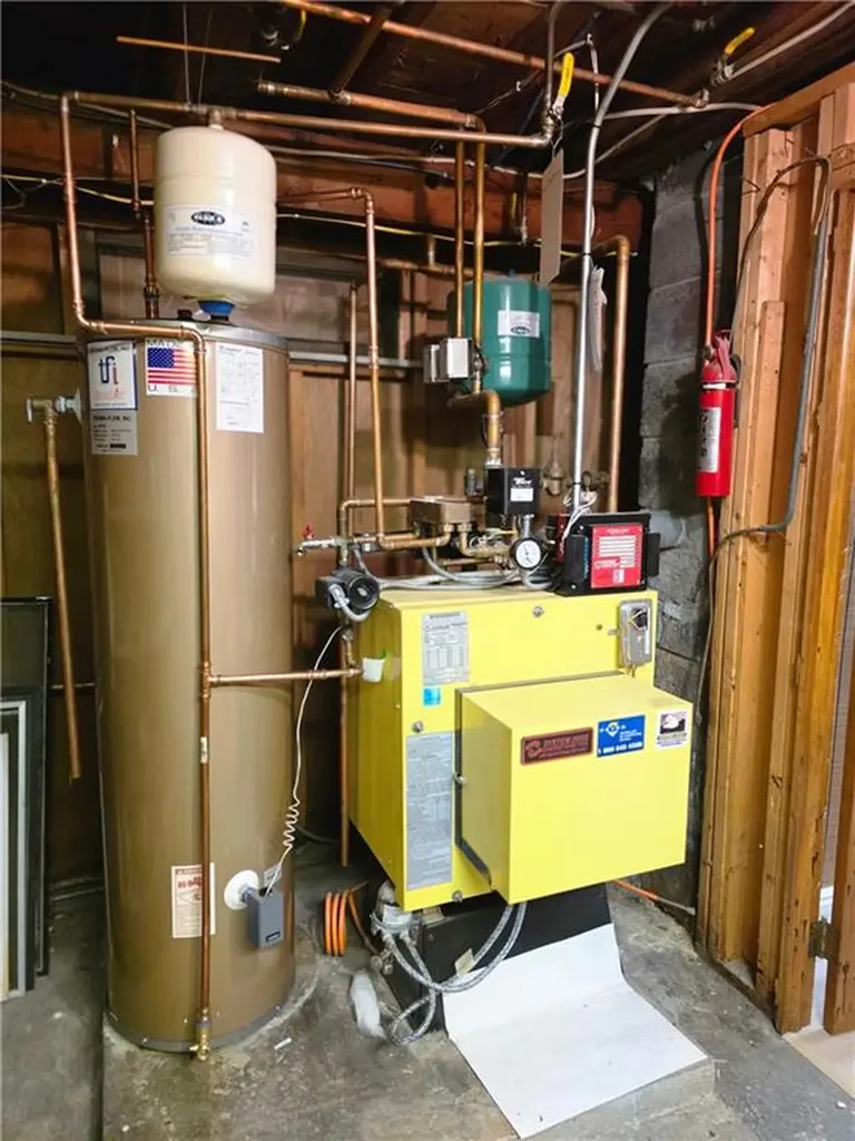 473 River Road Lincoln RI 02865