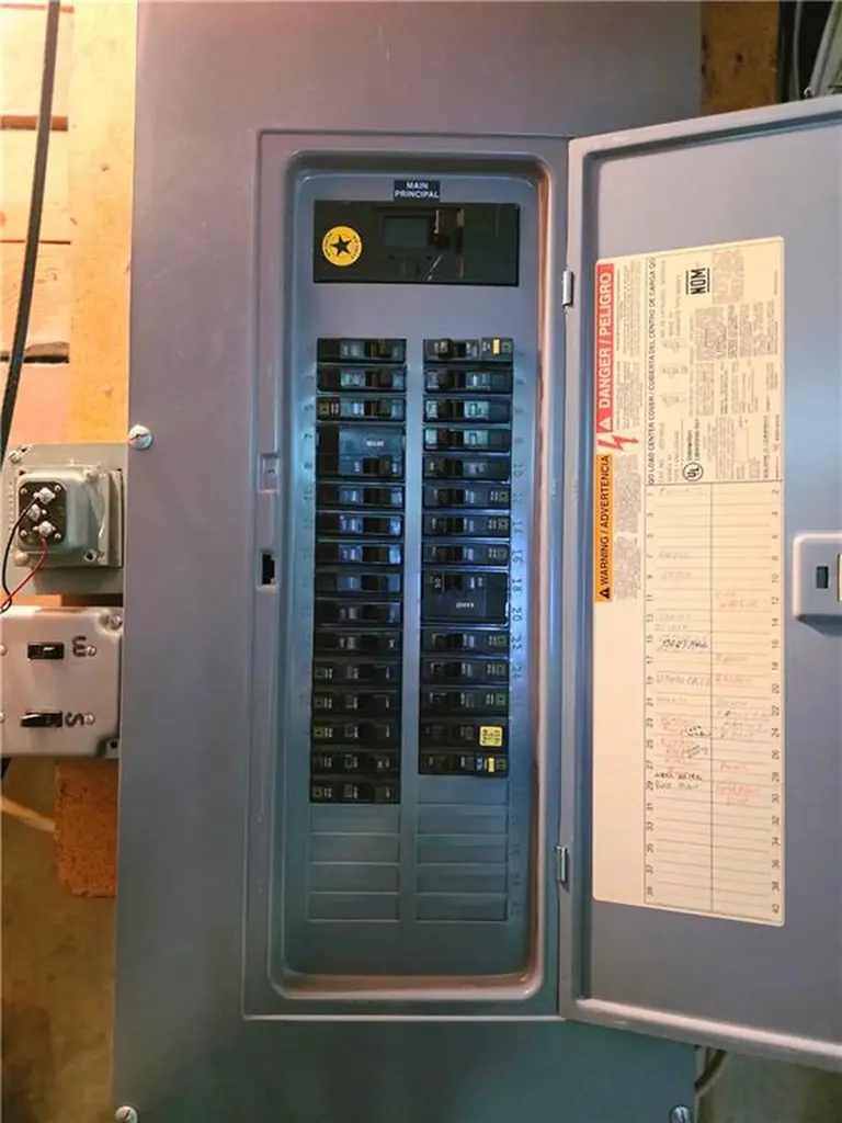 473 River Road Lincoln RI 02865