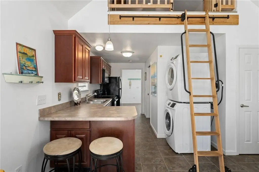 64 Burnside Avenue Narragansett RI 02882