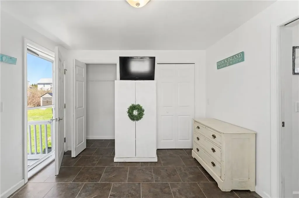 64 Burnside Avenue Narragansett RI 02882