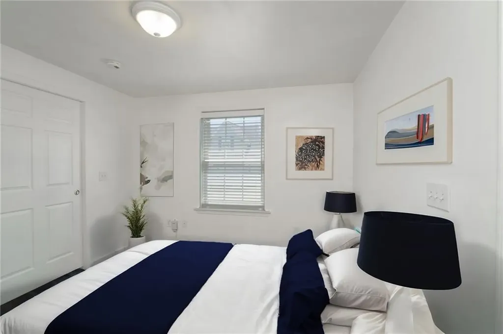 64 Burnside Avenue Narragansett RI 02882