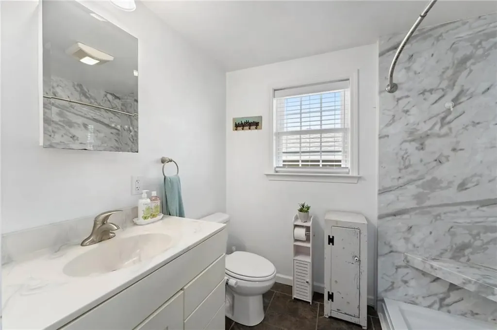 64 Burnside Avenue Narragansett RI 02882