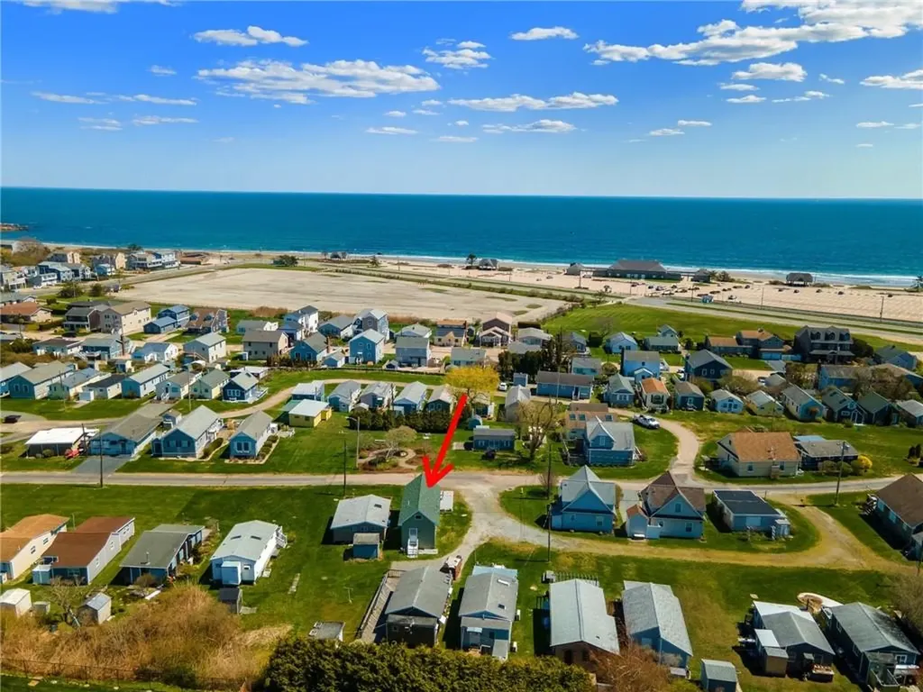 64 Burnside Avenue Narragansett RI 02882