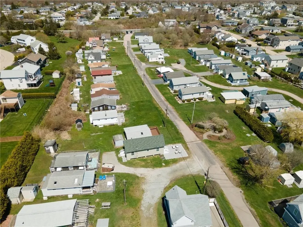 64 Burnside Avenue Narragansett RI 02882