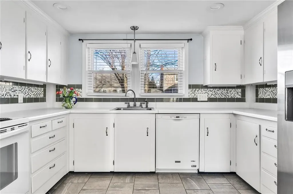 609 Point Judith Road Narragansett RI 02882